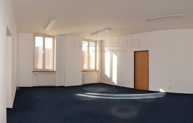 Kancelář 31m², 2. patro