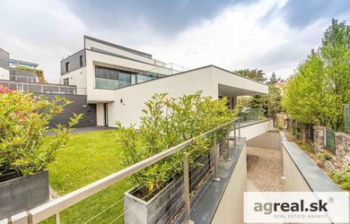 6-izbový luxusný byt ul. Na štyridsiatku - Slavín, o výmere 213 m2 + 103,50 m2 terasa