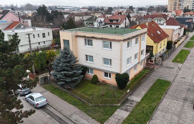 AZ. Na predaj penzión v širšom centre Piešťan