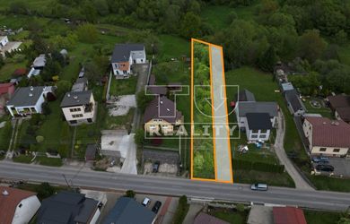 POZEMOK vo veľmi vyhľadávanej prímestskej časti Trnové o výmere 669m²