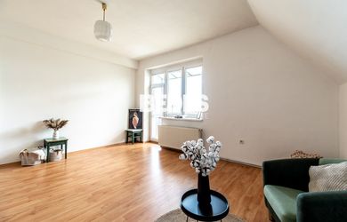 BEDES | Čiastočne zariadený 2- izbovy byt s balkónom