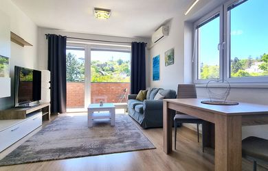 PEKNÝ  KLIMATIZOVANÝ 2i. BYT  S BALKÓNOM, 61m2, a S GARÁŽOVÝM MIESTOM V NOVOSTAVBE  BELARIA KOLIBA / BRATISLAVA - NOVÉ MESTO.