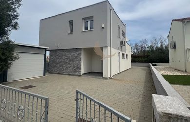 Chorvátsko- 2x Vila za top cenu len 30m od mora a pieskovej pláže