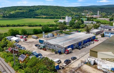Na predaj  – výrobno–skladová hala s administratívnym a sociálnym zázemím 1591 m2, s pozemkom 7962 m2, Nové Mesto nad Váhom